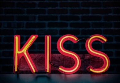 Wie küssen verliebte Männer? – Die wichtigsten Anzeichen